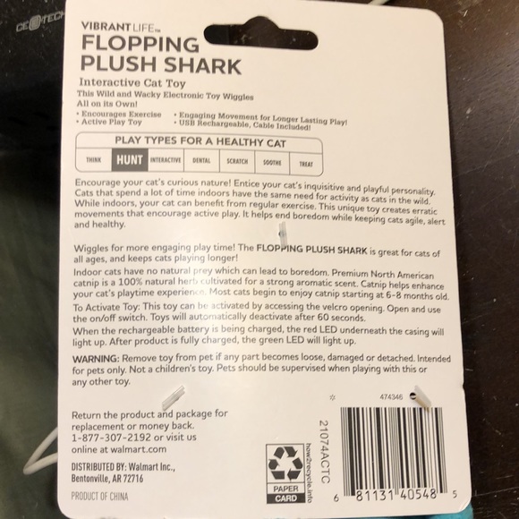 🐟HOST PICK🎣 Flopping shark Cat toy - Picture 3 of 5